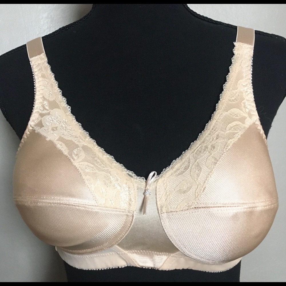 🆕Nearly Me Lace Bandeau Mastectomy Bra - Picture 2 of 9